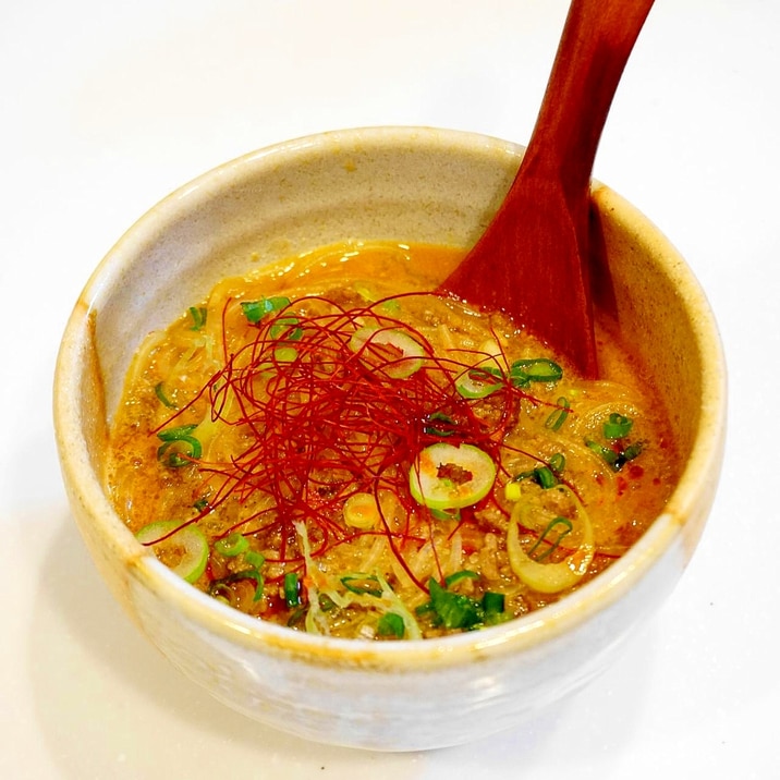 濃厚なピリ辛スープが美味!坦々風春雨スープ
